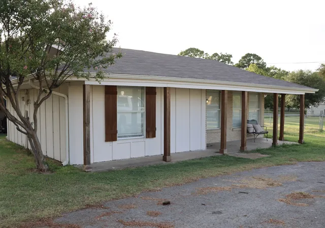 Photo 1 of Single family home for sale at 47 Starview Dr, Malakoff, TX 75148 | MLS# 21367438 | Listing updated on 2026-09-18
