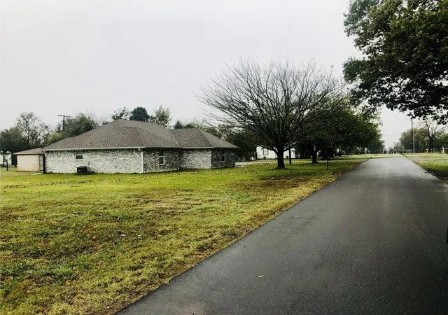 Photo 3 of Land for sale at 502 Bois D Arc St, Honey Grove, TX 75446 | MLS# 21385178 | Listing updated on 2026-09-14