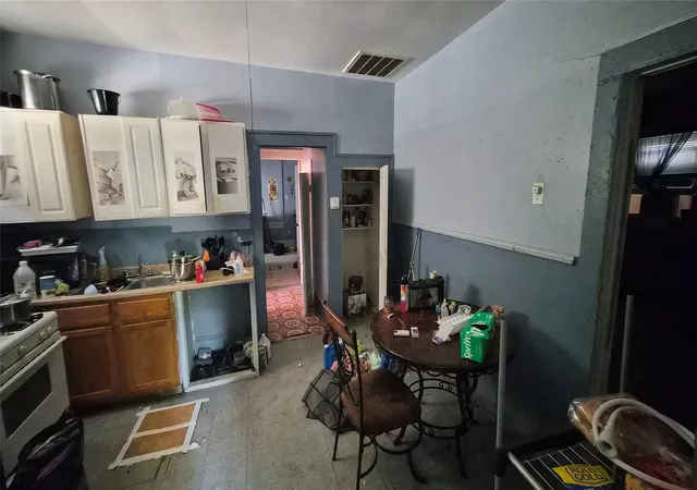 Photo 3 of Single family home for sale at 2812 Milton St, Shreveport, LA 71109 | MLS# 21370917 | Listing updated on 2026-09-14