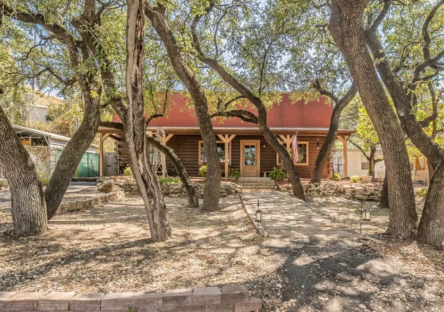Photo 3 of Single family home for sale at 6106 Park Rd, Fort Worth, TX 76135 | MLS# 21380284 | Listing updated on 2026-09-14