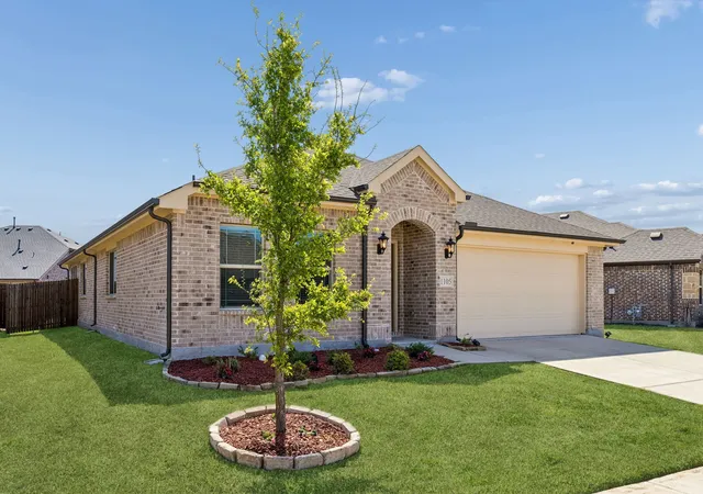 Photo 2 of Single family home for sale at 1105 Mapleton Dr, Anna, TX 75409 | MLS# 21385777 | Listing updated on 2026-09-14