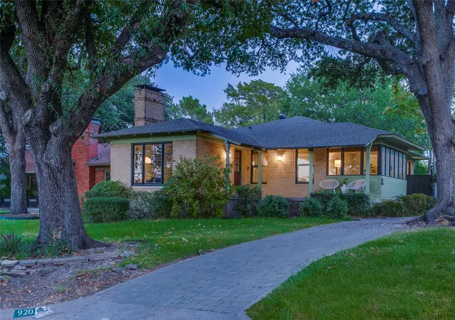 Photo 1 of Single family home for sale at 920 Bison Trl, Dallas, TX 75208 | MLS# 21384984 | Listing updated on 2026-10-01