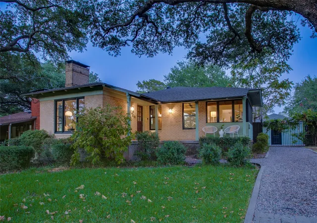 Photo 2 of Single family home for sale at 920 Bison Trl, Dallas, TX 75208 | MLS# 21384984 | Listing updated on 2026-10-01