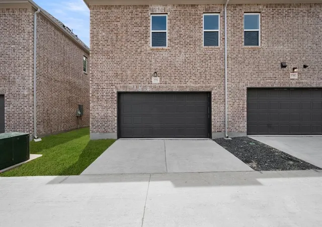 Photo 3 of Sale Pending at 5733 Lakeview Dr, Fort Worth, TX 76148 | MLS# 21385814 | Listing updated on 2026-09-27