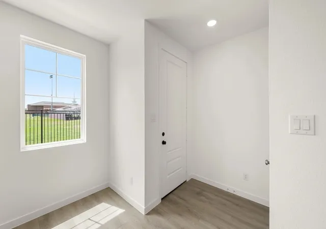 Photo 3 of Sale Pending at 5733 Lakeview Dr, Fort Worth, TX 76148 | MLS# 21385814 | Listing updated on 2026-09-27