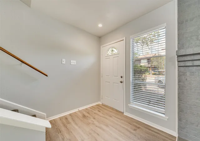 Photo 3 of Townhouse for sale at 264 Rolling Hills Pl, Lancaster, TX 75146 | MLS# 21385825 | Listing updated on 2026-09-14