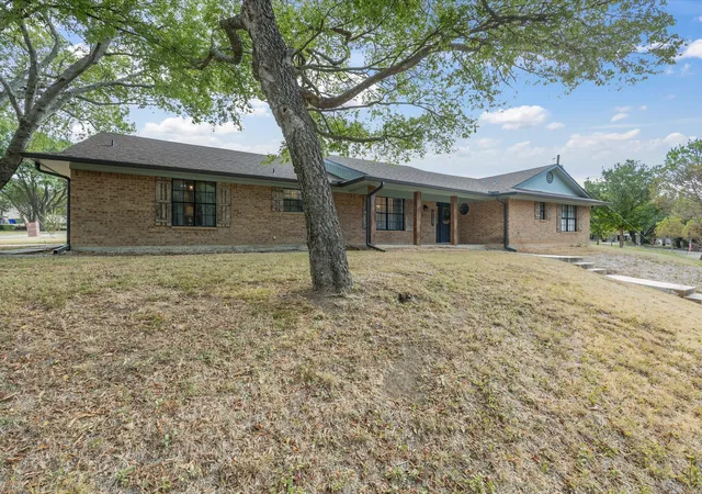 Photo 1 of Single family home for sale at 75 Delmore Dr, Hillsboro, TX 76645 | MLS# 21378588 | Listing updated on 2026-09-14
