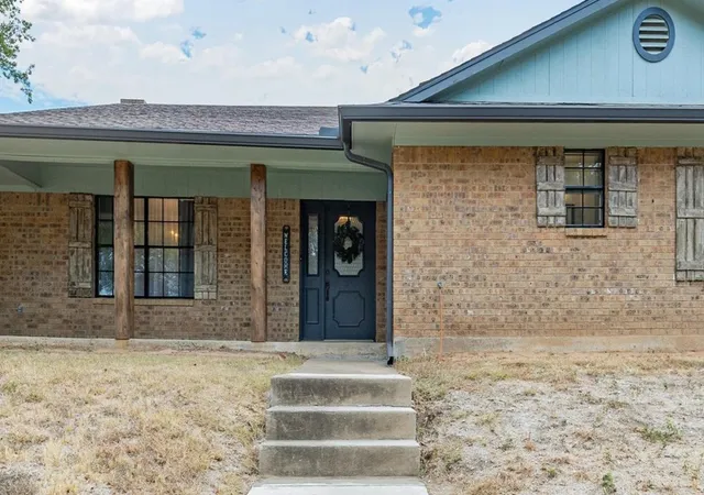Photo 3 of Single family home for sale at 75 Delmore Dr, Hillsboro, TX 76645 | MLS# 21378588 | Listing updated on 2026-09-14