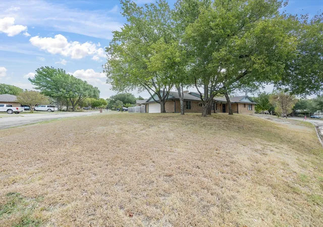 Photo 4 of Single family home for sale at 75 Delmore Dr, Hillsboro, TX 76645 | MLS# 21378588 | Listing updated on 2026-09-14