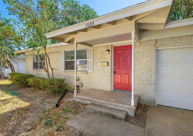 Photo 1 of Single family home for sale at 1007 Westway St, Denton, TX 76201 | MLS# 21384386 | Listing updated on 2026-09-14
