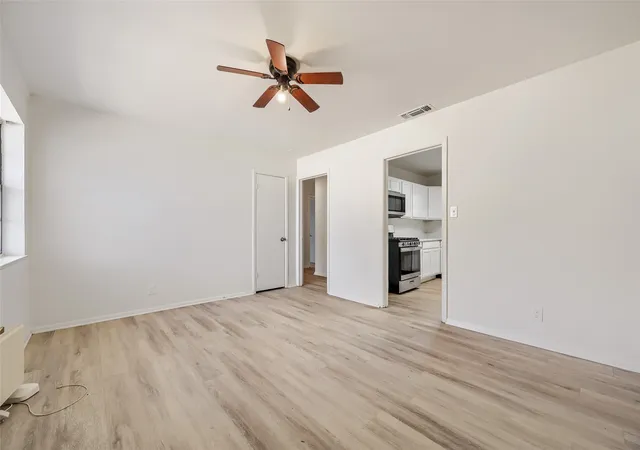 Photo 4 of Single family home for sale at 1007 Westway St, Denton, TX 76201 | MLS# 21384386 | Listing updated on 2026-09-14