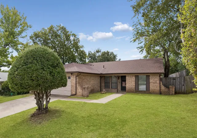 Photo 2 of Single family home for sale at 6512 Highview Ter, Watauga, TX 76148 | MLS# 21382169 | Listing updated on 2026-09-28
