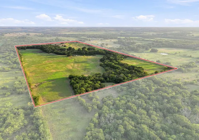 Photo 4 of House for sale at 3303 & 3407 Gage Rd, Sherman, TX 75092 | MLS# 21364227 | Listing updated on 2026-09-14