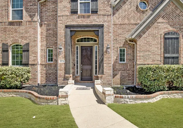 Photo 3 of Single family home for sale at 5624 Domer Dr, Frisco, TX 75035 | MLS# 21381860 | Listing updated on 2026-09-26