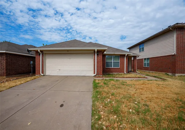 Photo 2 of Single family home for sale at 2748 Maegen Cir, Fort Worth, TX 76112 | MLS# 21385563 | Listing updated on 2026-09-14