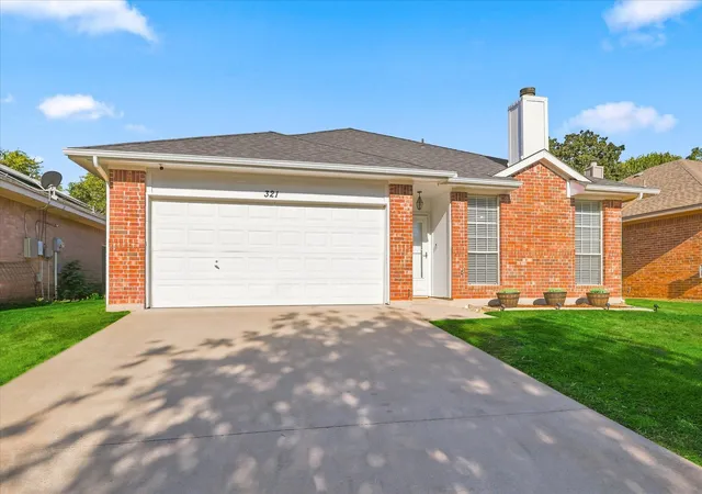 Photo 2 of Single family home for sale at 321 Texas Dr, Lake Dallas, TX 75065 | MLS# 21385640 | Listing updated on 2026-09-15