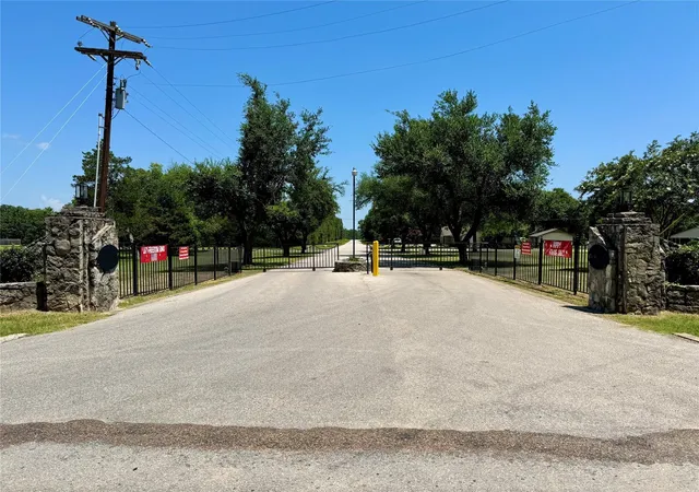 Photo 3 of Land for sale at 172 Charlya Dr, Athens, TX 75751 | MLS# 21385997 | Listing updated on 2026-09-14