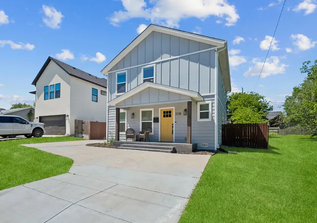 Photo 2 of Single family home for sale at 2728 Livingston Ave, Fort Worth, TX 76110 | MLS# 21386026 | Listing updated on 2026-09-14