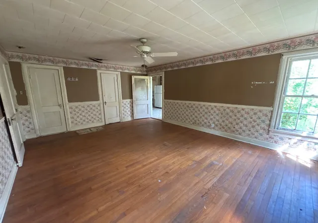 Photo 3 of Single family home for sale at 212 Sunset Ave, Jacksonville, TX 75766 | MLS# 21385953 | Listing updated on 2026-09-15