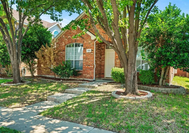 Photo 2 of Single family home for sale at 1526 Sugar Bush Trl, Allen, TX 75002 | MLS# 21386050 | Listing updated on 2026-10-04