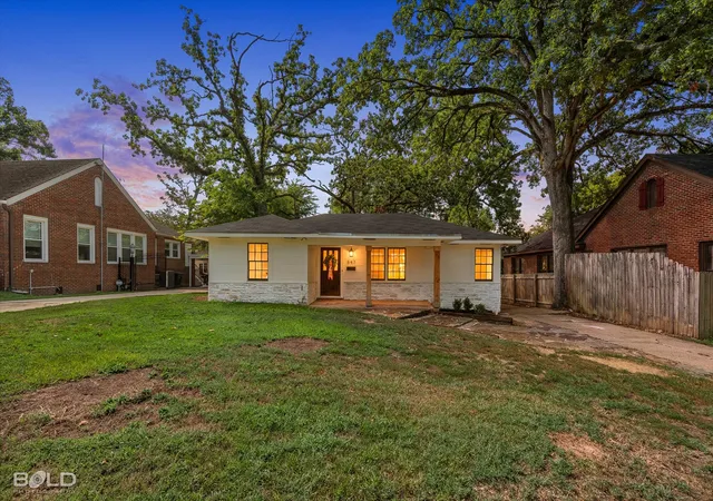 Photo 1 of Single family home for sale at 547 Forest Ave, Shreveport, LA 71104 | MLS# 21385782 | Listing updated on 2026-09-15