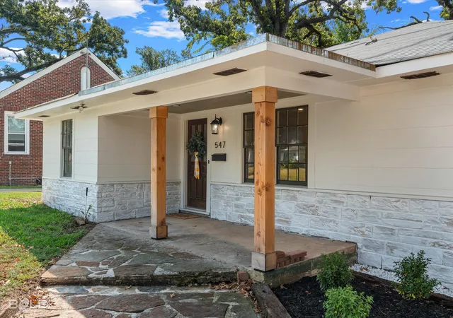 Photo 2 of Single family home for sale at 547 Forest Ave, Shreveport, LA 71104 | MLS# 21385782 | Listing updated on 2026-09-15