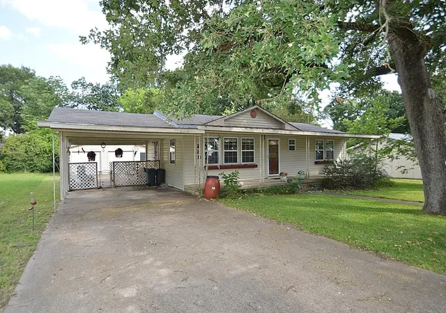 Single family home for sale at 220 Littlefield Dr, Point, TX 75472 | MLS# 21384823