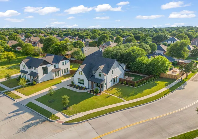 Photo 2 of Single family home for sale at 7129 Feather Crst Ln, North Richland Hills, TX 76182 | MLS# 21386000 | Listing updated on 2026-09-15