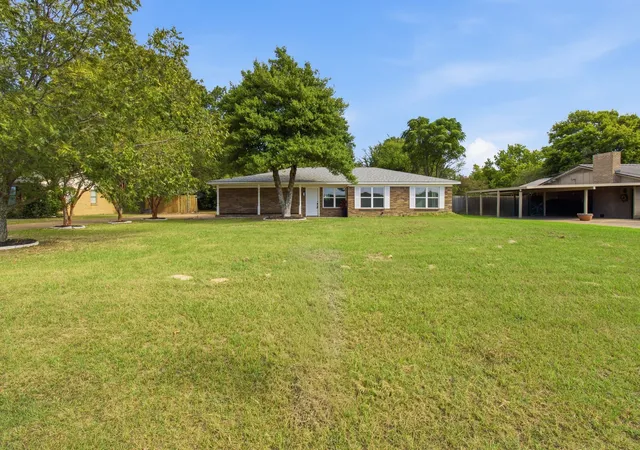 Photo 2 of Single family home for sale at 3215 Fm 2495, Athens, TX 75751 | MLS# 21380387 | Listing updated on 2026-09-15