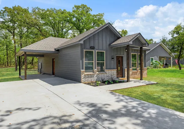 Photo 2 of Single family home for sale at 292 Harris Blvd, Malakoff, TX 75148 | MLS# 21386104 | Listing updated on 2026-09-15