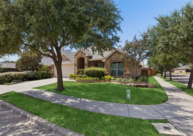 Photo 1 of Single family home for sale at 2017 Stonewood Ct, Heartland, TX 75126 | MLS# 21382869 | Listing updated on 2026-09-26