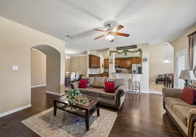 Photo 3 of Single family home for sale at 2017 Stonewood Ct, Heartland, TX 75126 | MLS# 21382869 | Listing updated on 2026-09-26