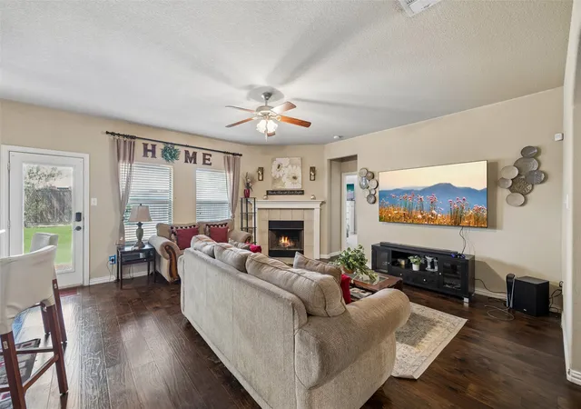 Photo 4 of Single family home for sale at 2017 Stonewood Ct, Heartland, TX 75126 | MLS# 21382869 | Listing updated on 2026-09-26