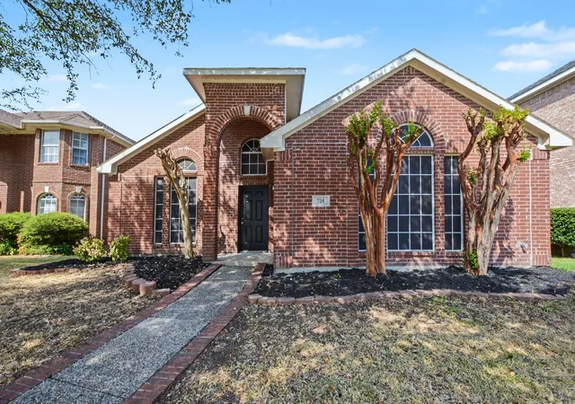 Photo 2 of Single family home for sale at 736 Fairlawn St, Allen, TX 75002 | MLS# 21385911 | Listing updated on 2026-09-15