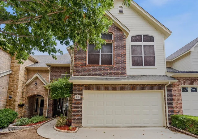 Photo 1 of Townhouse for sale at 160 Greathouse Village, Decatur, TX 76234 | MLS# 21386145 | Listing updated on 2026-09-15