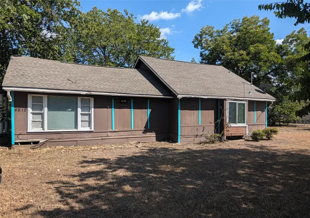 Photo 1 of Single family home for sale at 4212 Knoll Dr, Waco, TX 76708 | MLS# 21386153 | Listing updated on 2026-09-15