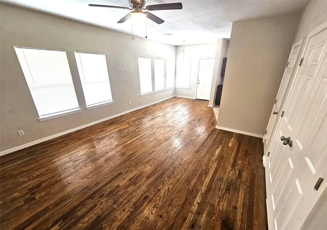 Multi family home for sale at 1921 W & 1923 & 1925 & 1927 10th St, Dallas, TX 75208 | MLS# 21385305