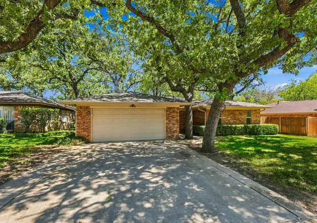 Photo 3 of Single family home for sale at 2724 Meadow Green, Bedford, TX 76021 | MLS# 21385668 | Listing updated on 2026-09-15