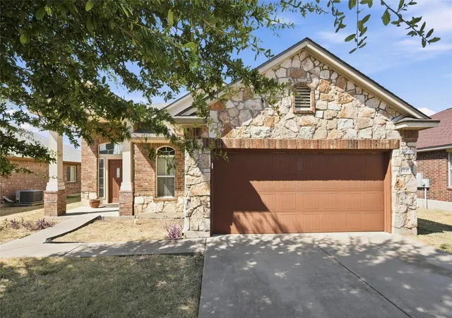 Photo 2 of Single family home for sale at 10245 Salem Way, Waco, TX 76708 | MLS# 21386172 | Listing updated on 2026-09-27