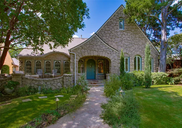 Single family home for sale at 4119 Rock Crk Dr, Dallas, TX 75204 | MLS# 21383416