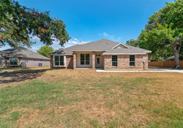 Photo 1 of Single family home for sale at 1203 Anthony, Gainesville, TX 76240 | MLS# 21386218 | Listing updated on 2026-09-15