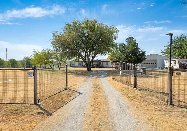 Photo 2 of Single family home for sale at 7653 Fm 2606, Henrietta, TX 76365 | MLS# 21386147 | Listing updated on 2026-09-15