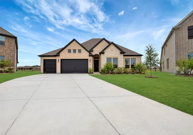 Photo 1 of Sale Pending at 920 Wood Duck Ct, Heath, TX 75126 | MLS# 21386248 | Listing updated on 2026-09-30