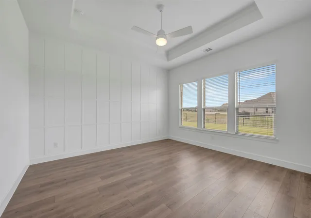 Photo 3 of Sale Pending at 920 Wood Duck Ct, Heath, TX 75126 | MLS# 21386248 | Listing updated on 2026-09-30