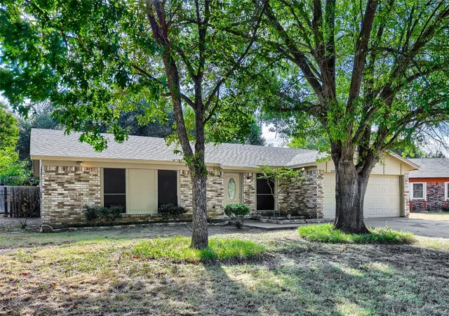 Photo 2 of Single family home for sale at 3332 Chalmette Ct, Forest Hill, TX 76140 | MLS# 21384436 | Listing updated on 2026-09-15