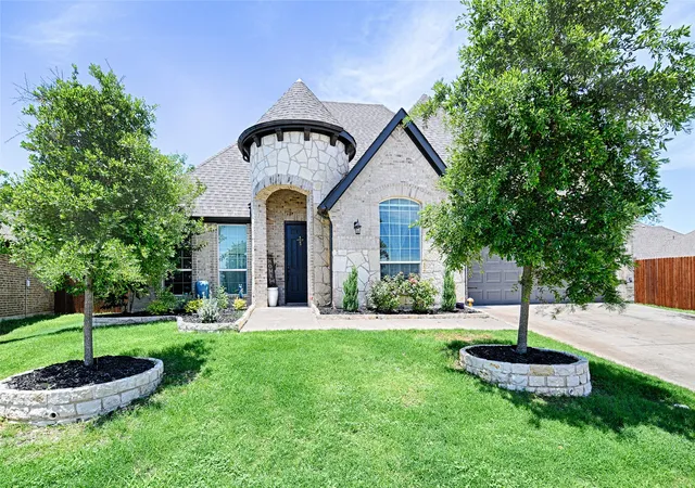 Photo 2 of Single family home for sale at 1053 Legacy Oaks, Joshua, TX 76058 | MLS# 21385654 | Listing updated on 2026-09-27