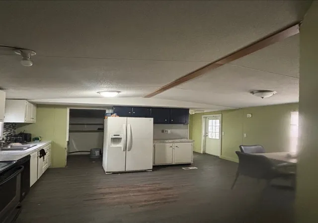 Photo 3 of Manufactured home for sale at 402 E Hwy 121 Trl, Lewisville, TX 75057 | MLS# 21378197 | Listing updated on 2026-09-15