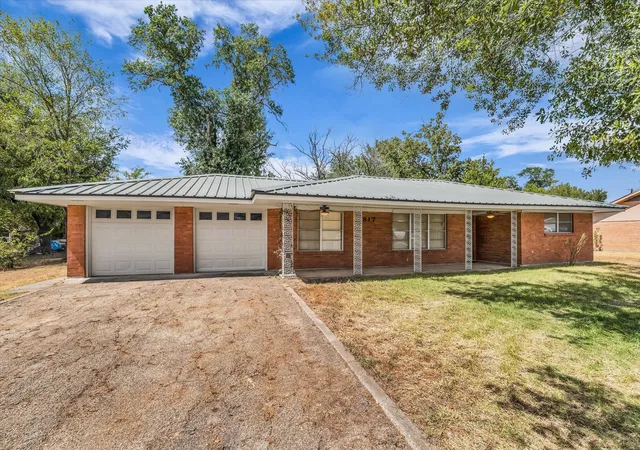 Photo 2 of Single family home for sale at 817 E Holly Ln, Mexia, TX 76667 | MLS# 21386298 | Listing updated on 2026-09-15