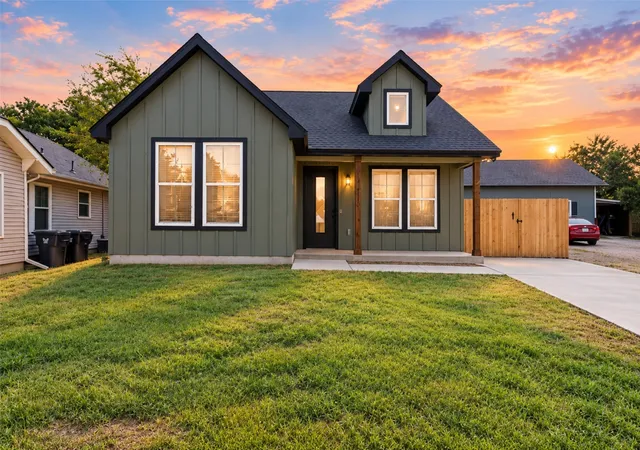 Photo 1 of Single family home for sale at 3610 Grim Ave, Waco, TX 76710 | MLS# 21386189 | Listing updated on 2026-09-15