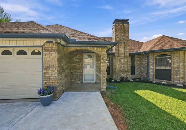 Photo 3 of Single family home for sale at 10201 Maverick Dr, Fort Worth, TX 76108 | MLS# 21386329 | Listing updated on 2026-09-28